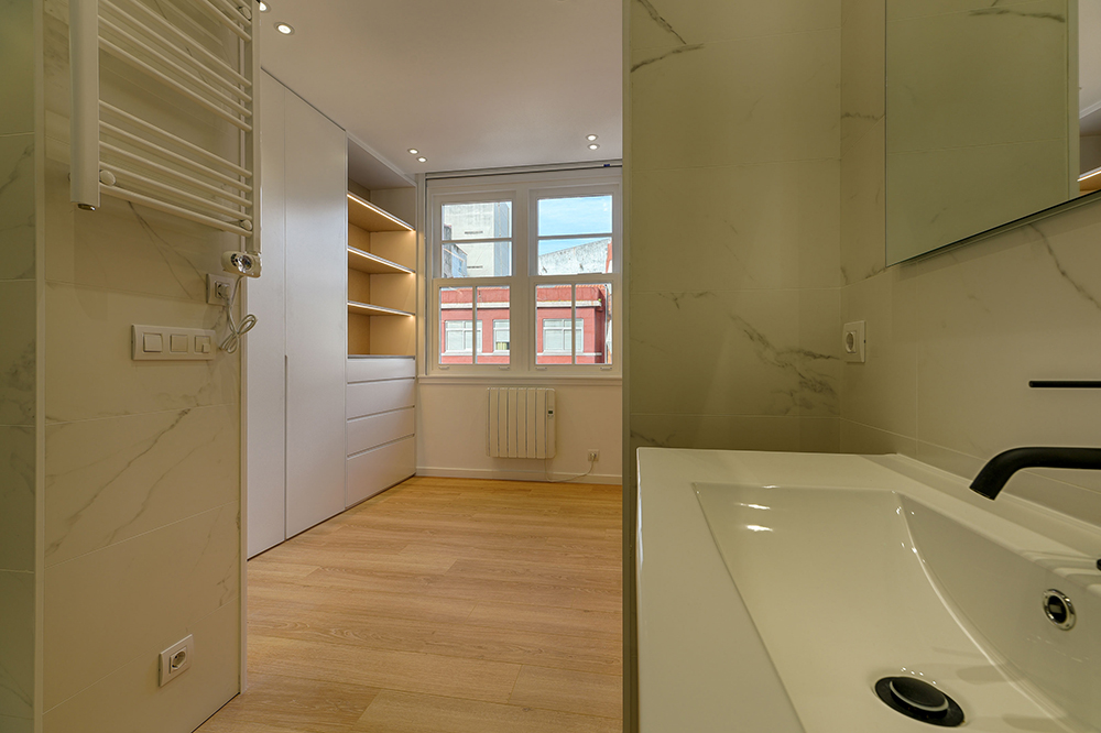 Personaliza tu vivienda - Vestidor y baño piso centro Coruña
